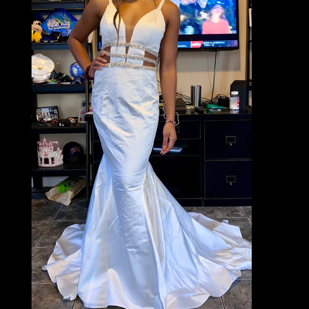 custom simple white mermaid dress w stones :)